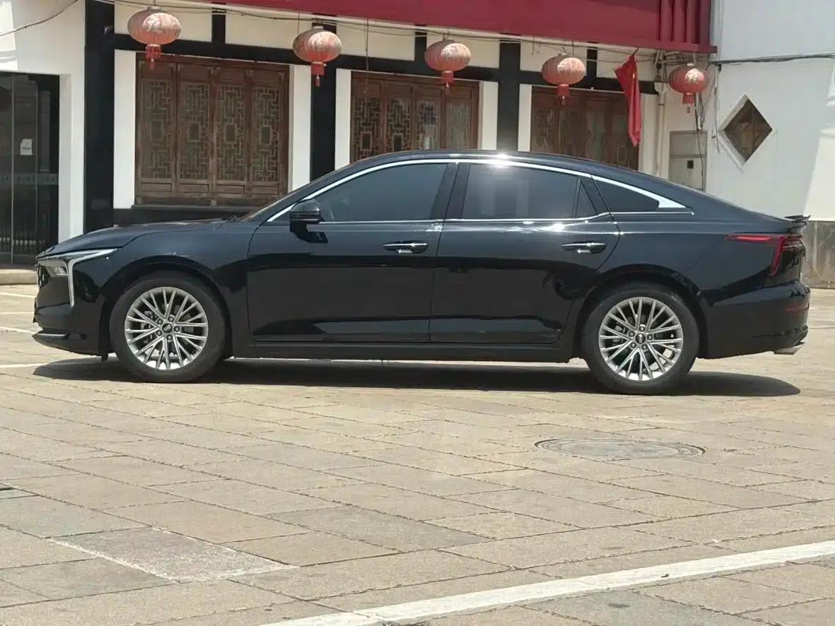 Bestune B70 2023 Third Generation 1.5T Automatic Enjoyment Edition 70th Anniversary Edition — миниатюра 9