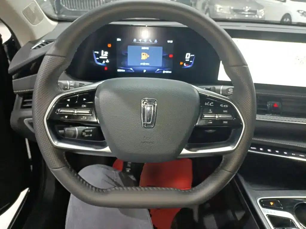 Bestune B70 2025 Dragon Edition 1.5T Enjoyment Model — миниатюра 7