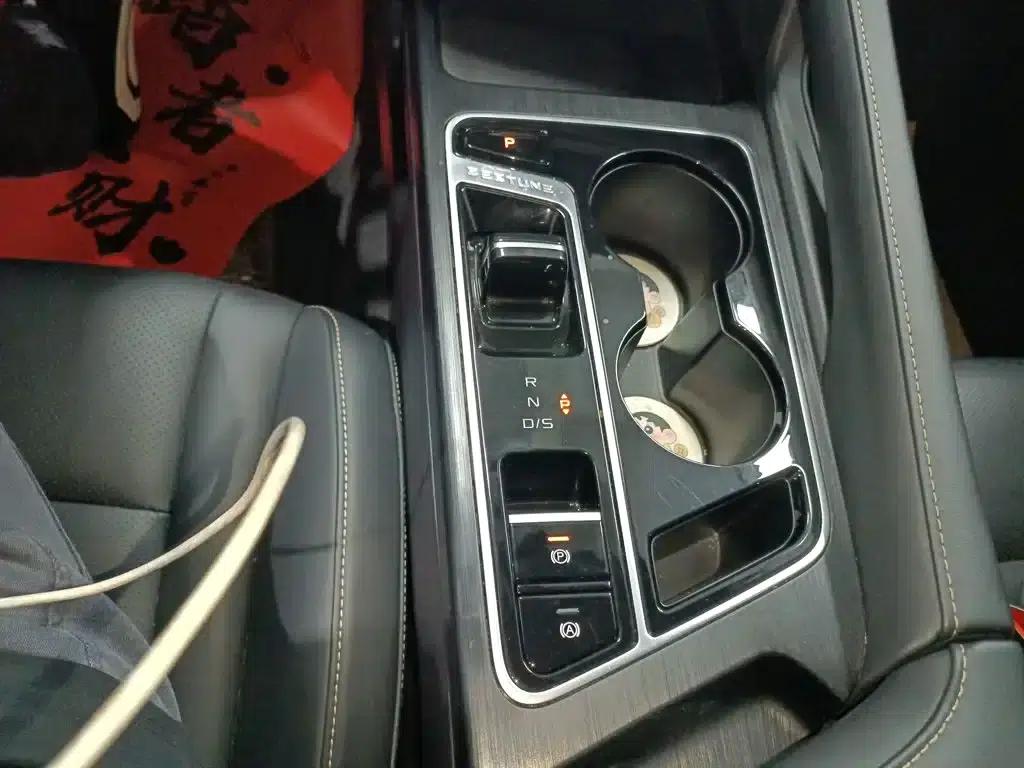Bestune B70 2025 Dragon Edition 1.5T Enjoyment Model — миниатюра 10