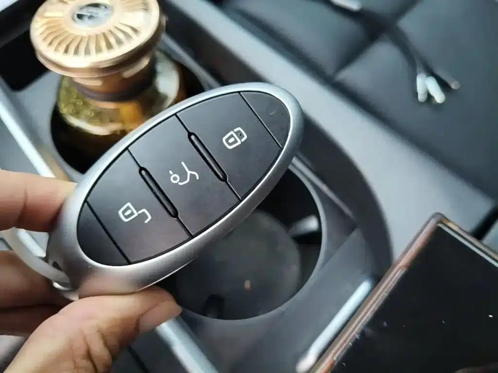 Bestune B70 2023 Third Generation 1.5T Automatic Enjoyment Edition 70th Anniversary Edition — миниатюра 9