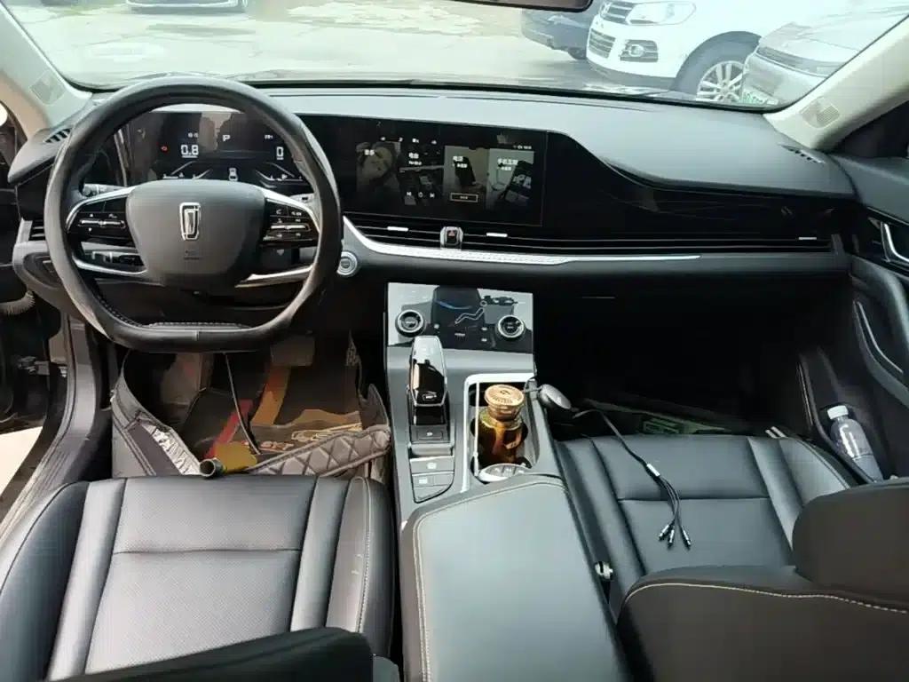 Bestune B70 2023 Third Generation 1.5T Automatic Enjoyment Edition 70th Anniversary Edition — миниатюра 10