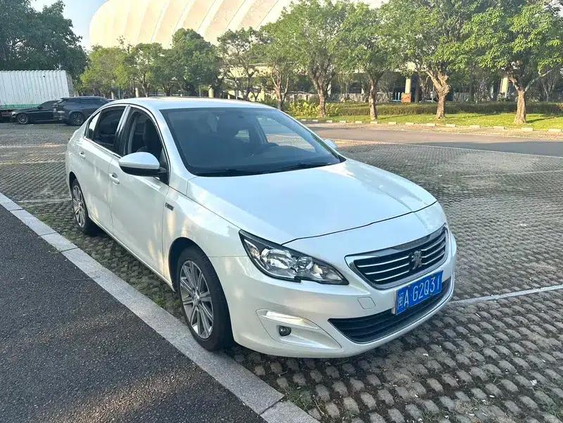 Peugeot 408 2016 1.6T Automatic Luxury Edition — миниатюра 3