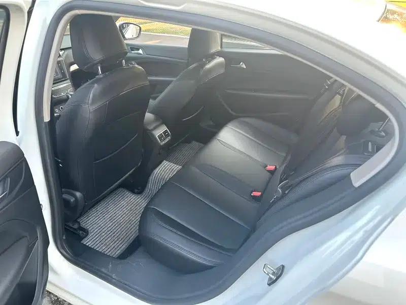 Peugeot 408 2016 1.6T Automatic Luxury Edition — миниатюра 9