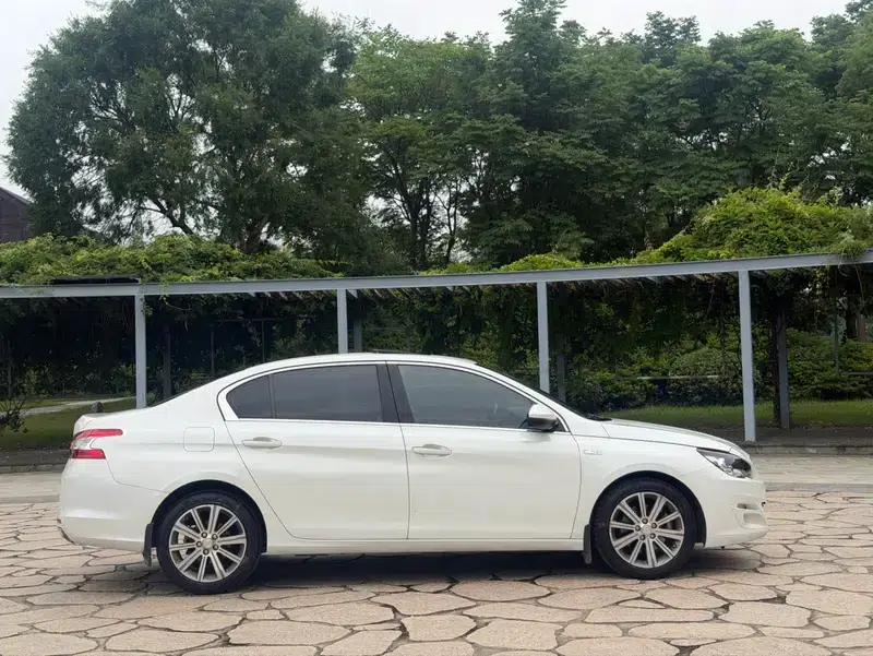 Peugeot 408 2014 1.6T Automatic Supreme Edition — миниатюра 8