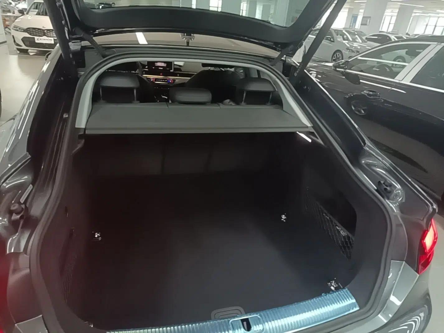 Audi A5 2023 Sportback 40 TFSI Fashionable and Dynamic Model — миниатюра 22