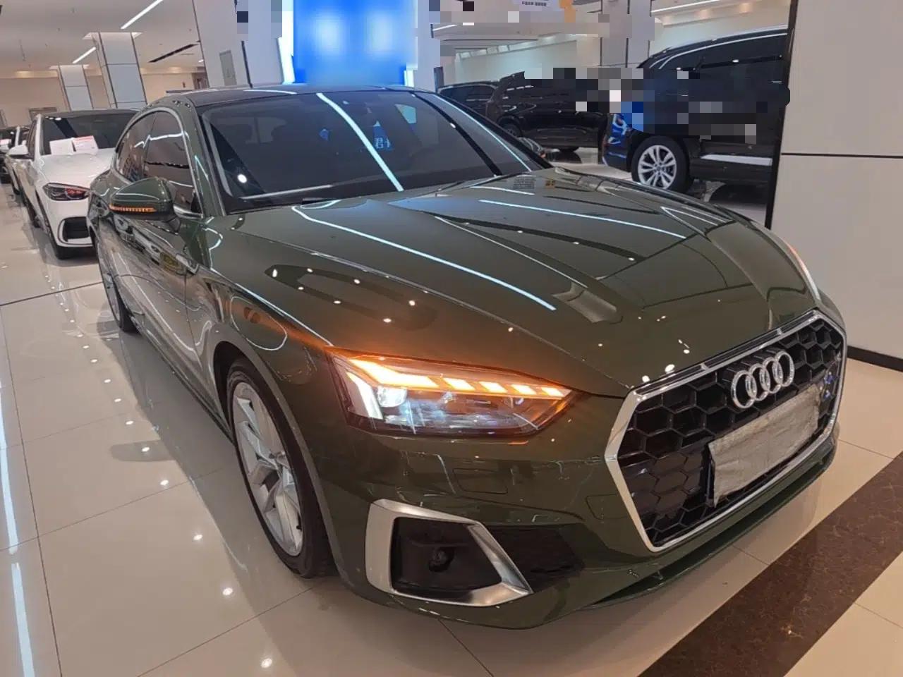 Audi A5 2023 Sportback 40 TFSI Fashionable and Dynamic Model — миниатюра 3