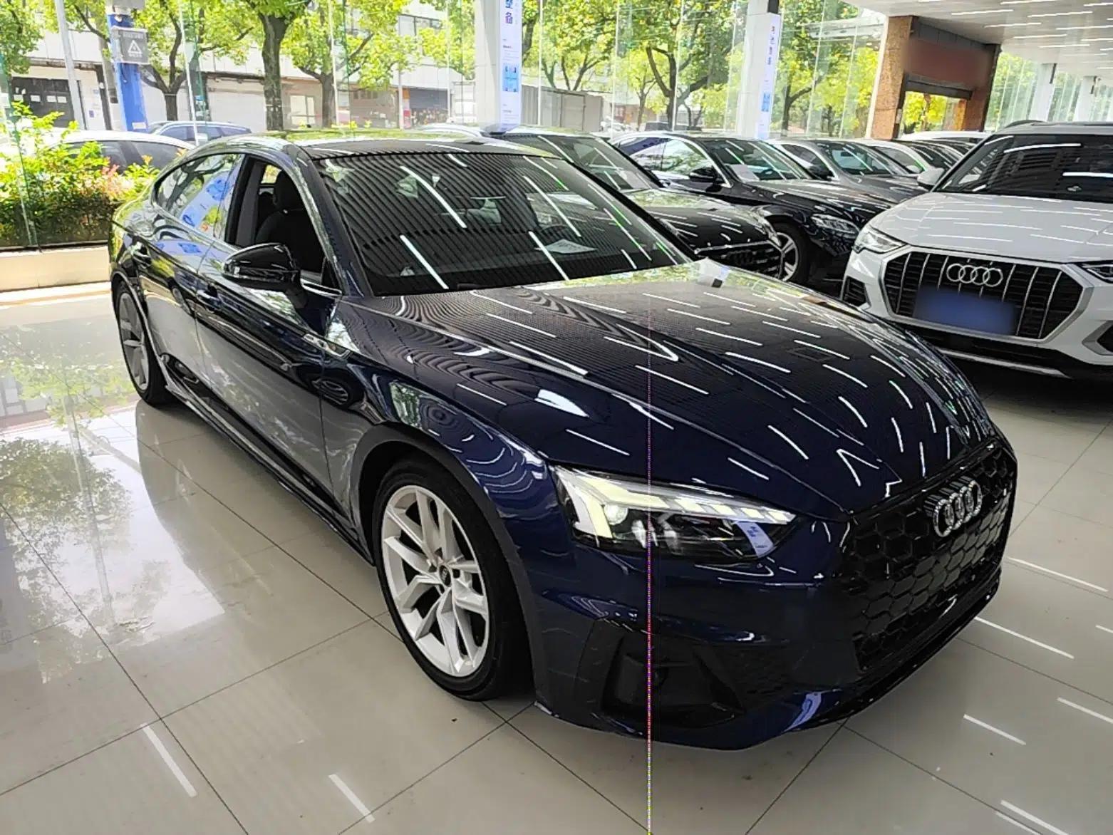 Audi A5 2023 Sportback 40 TFSI Fashionable and Dynamic Model — миниатюра 3