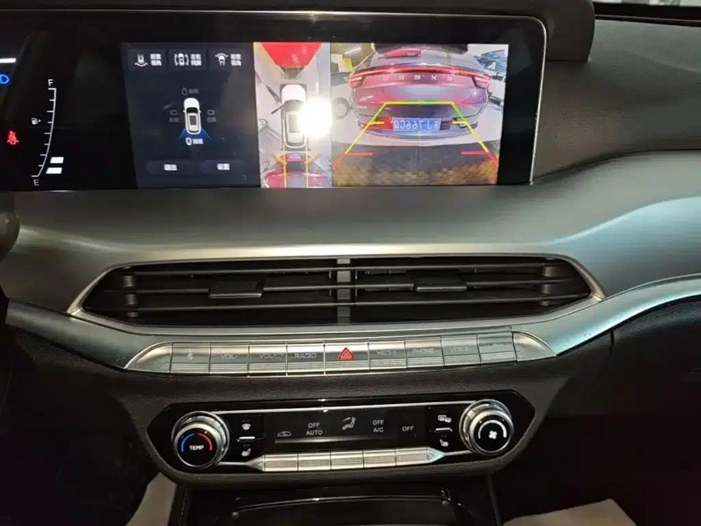 Bestune T77 2023 1.5T Automatic Luxury Edition — миниатюра 13