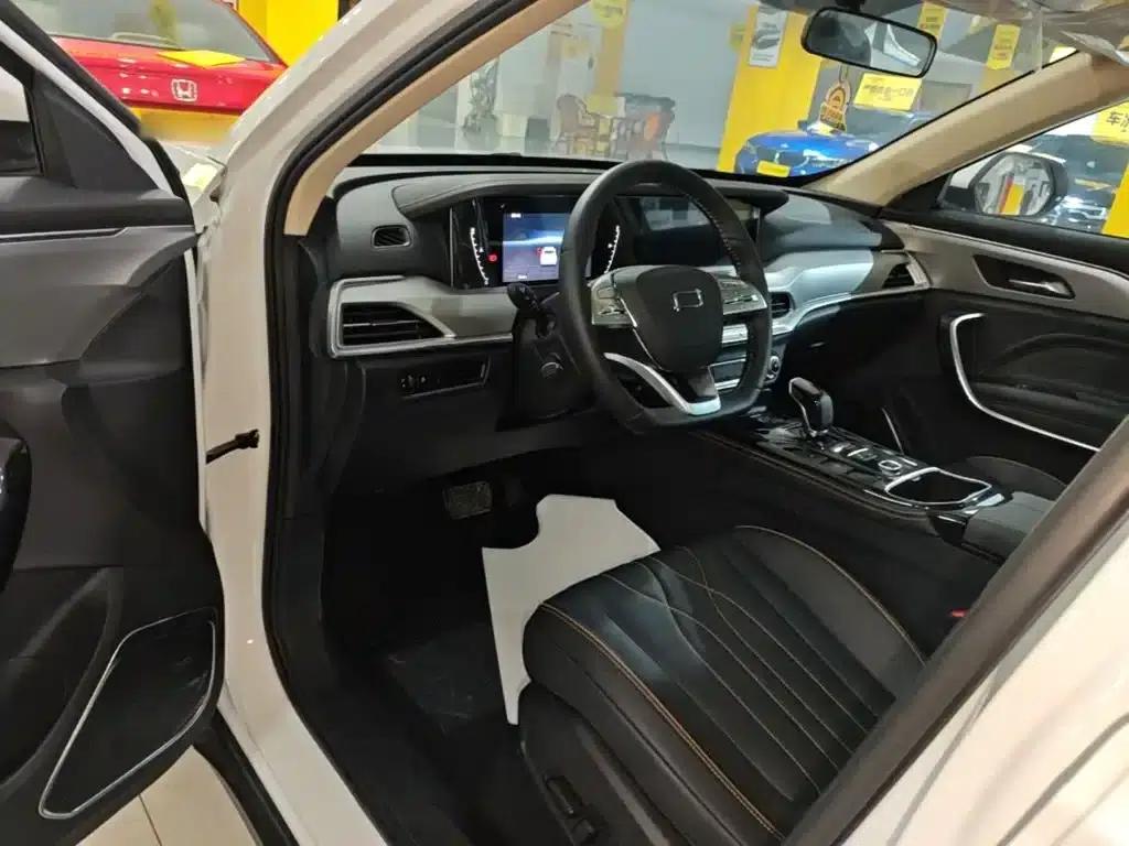 Bestune T77 2023 1.5T Automatic Luxury Edition — миниатюра 16