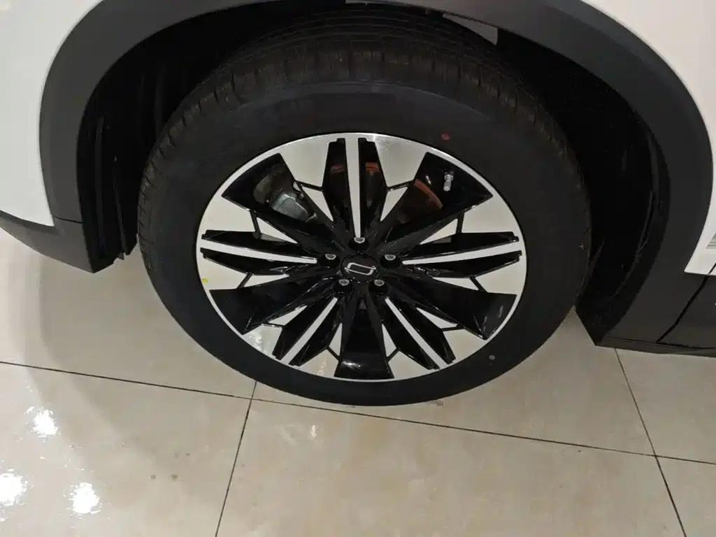 Bestune T77 2023 1.5T Automatic Luxury Edition — миниатюра 23