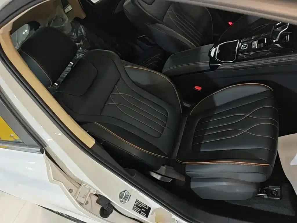 Bestune T77 2023 1.5T Automatic Luxury Edition — миниатюра 25