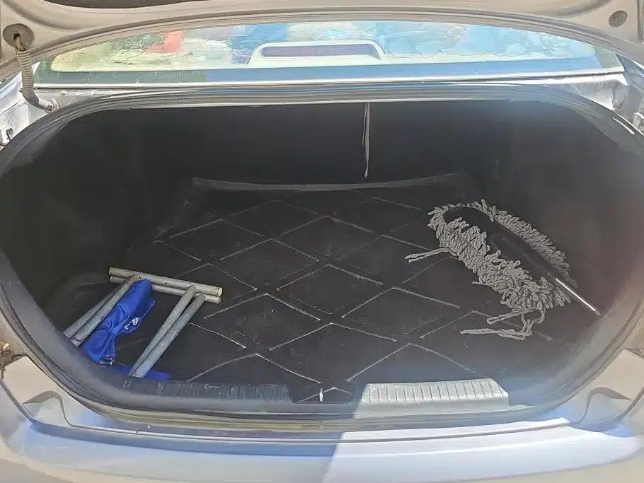 Besturn B50 2012 1.6L Automatic Sunroof Model — миниатюра 4