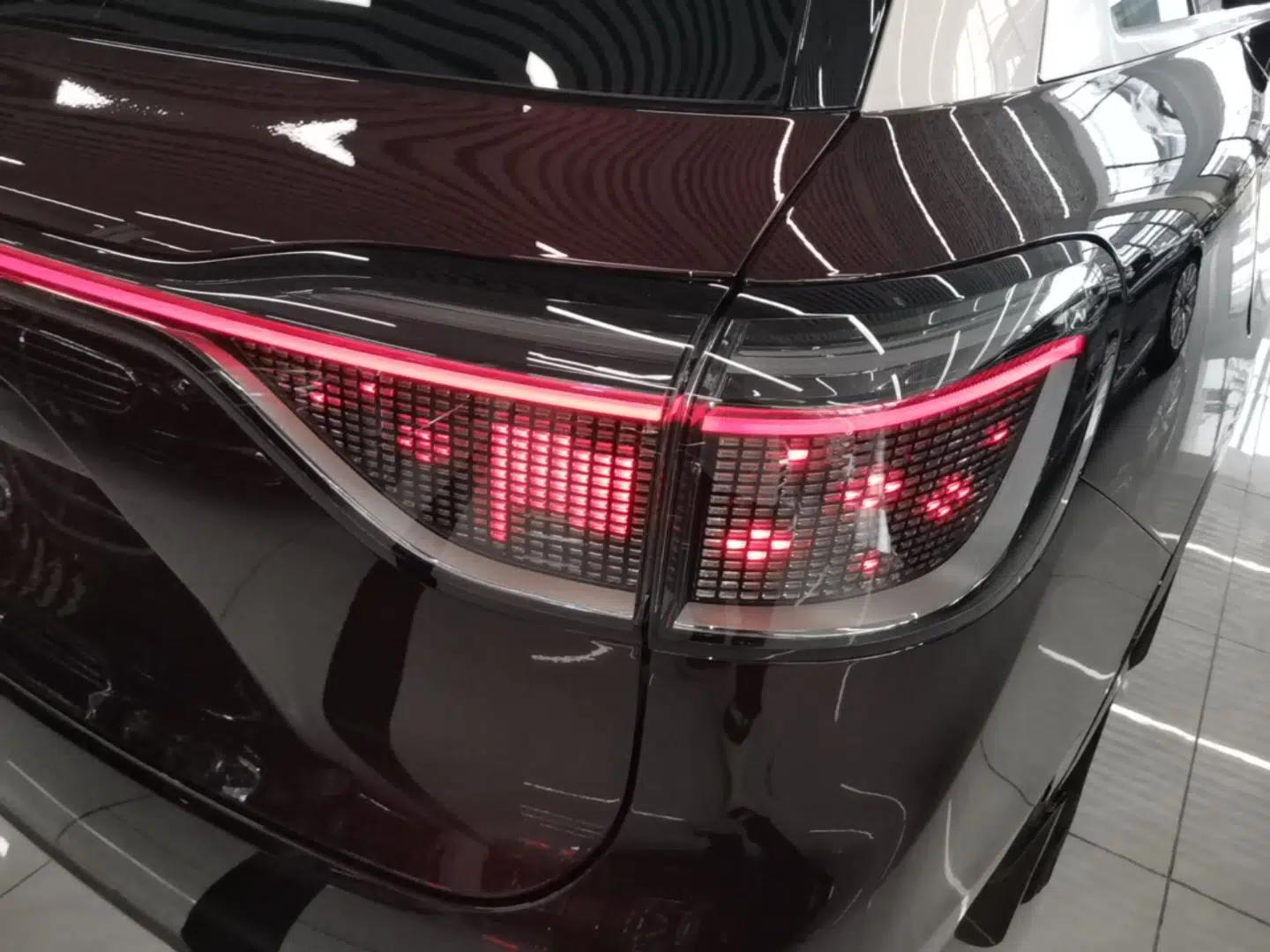 Hima AITO M9 2025 Extended-Range Ultra Version 52 kWh 5-Seater Edition — миниатюра 14
