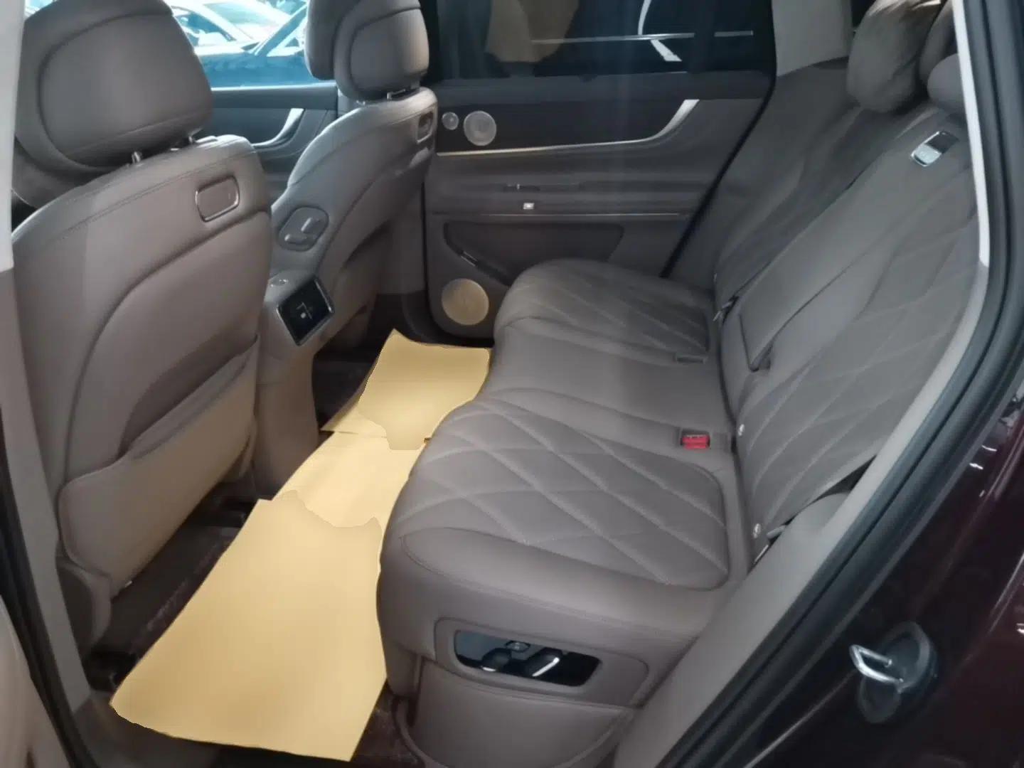 Hima AITO M9 2025 Extended-Range Ultra Version 52 kWh 5-Seater Edition — миниатюра 25