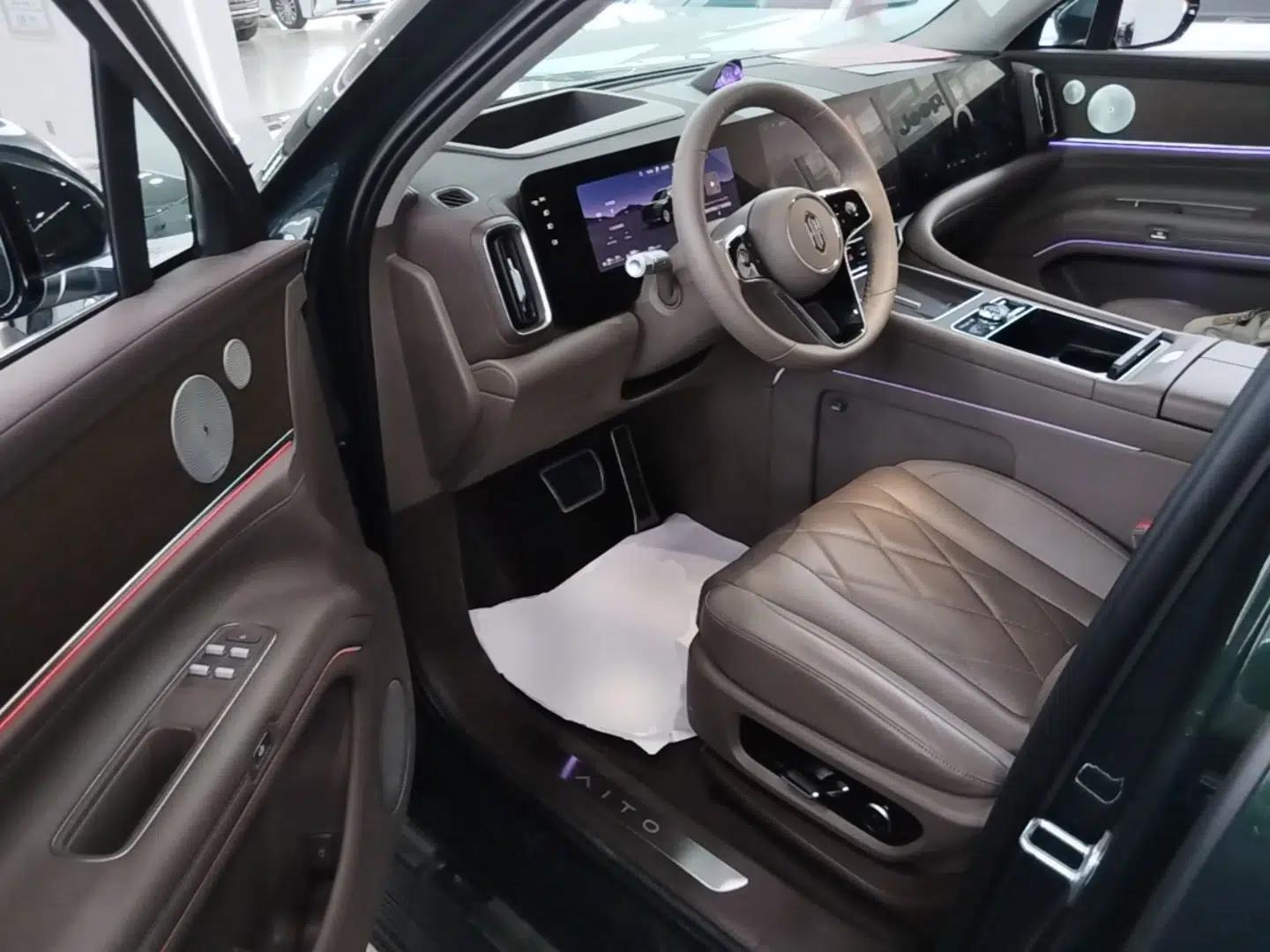 Hima AITO M9 2024 Range-Extended Max Edition 42 kWh 5-Seater Version — миниатюра 18