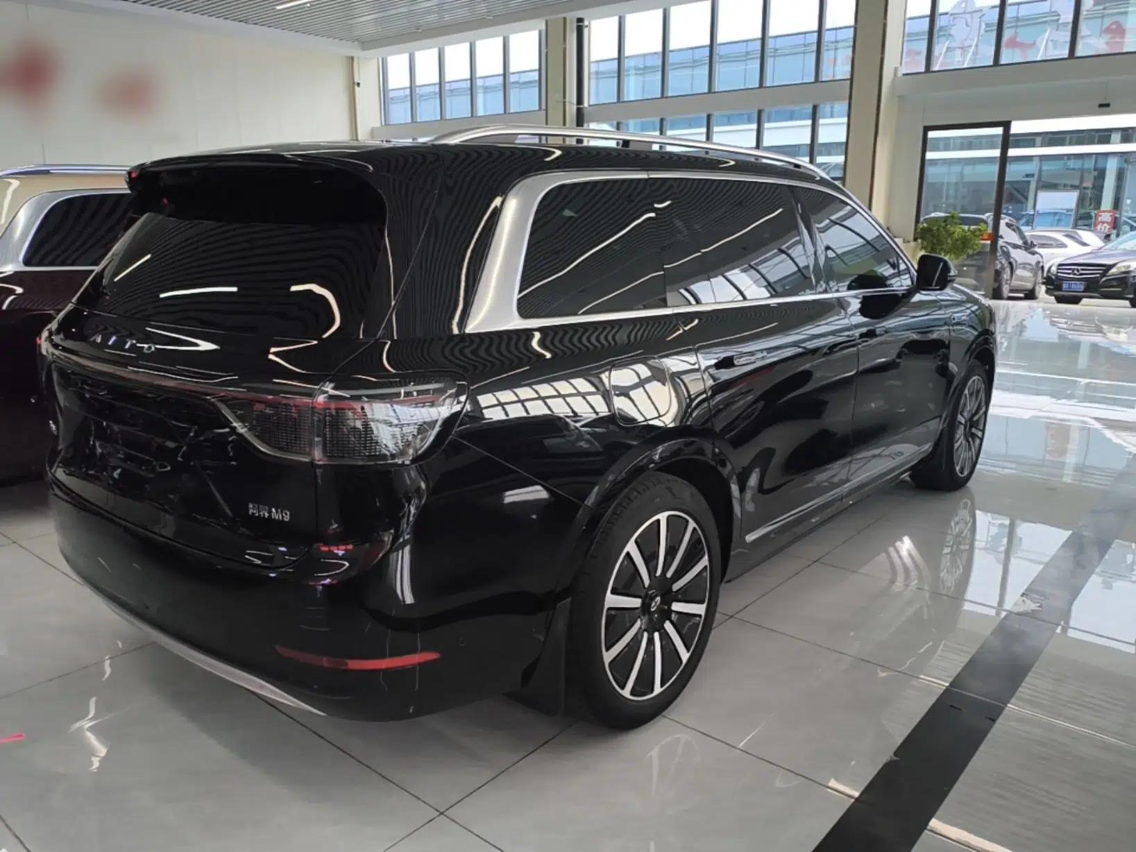 Hima AITO M9 2024 Range-Extended Ultra Version 52 kWh 6-Seater Model — миниатюра 6