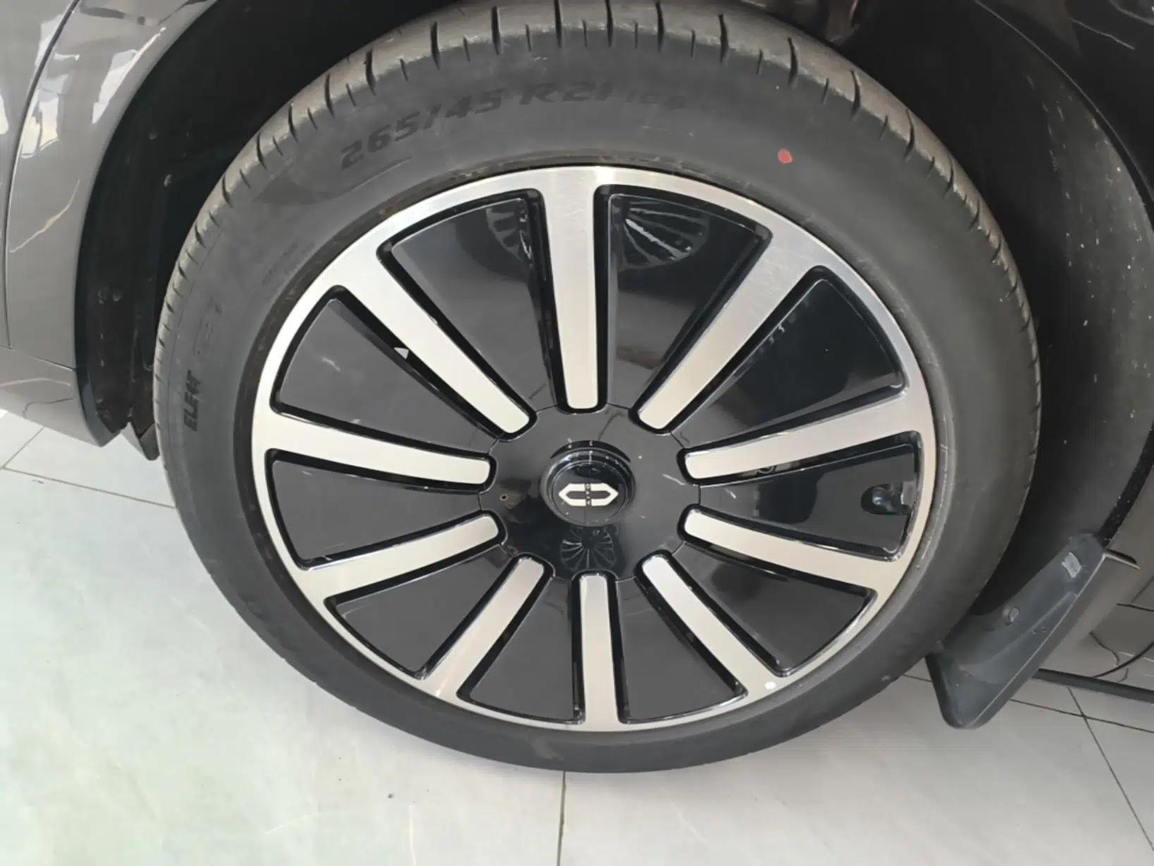 Hima AITO M9 2024 Range-Extended Ultra Version 52 kWh 6-Seater Model — миниатюра 10