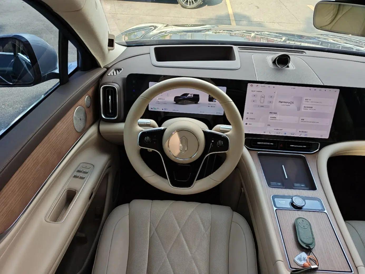 Hima AITO M9 2024 Range-Extended Ultra Version 42 kWh 6-Seater Model — миниатюра 13