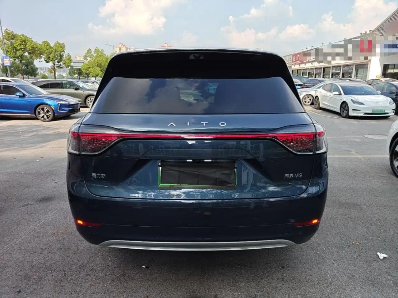Hima AITO M9 2024 Range-Extended Ultra Version 42 kWh 6-Seater Model — миниатюра 5