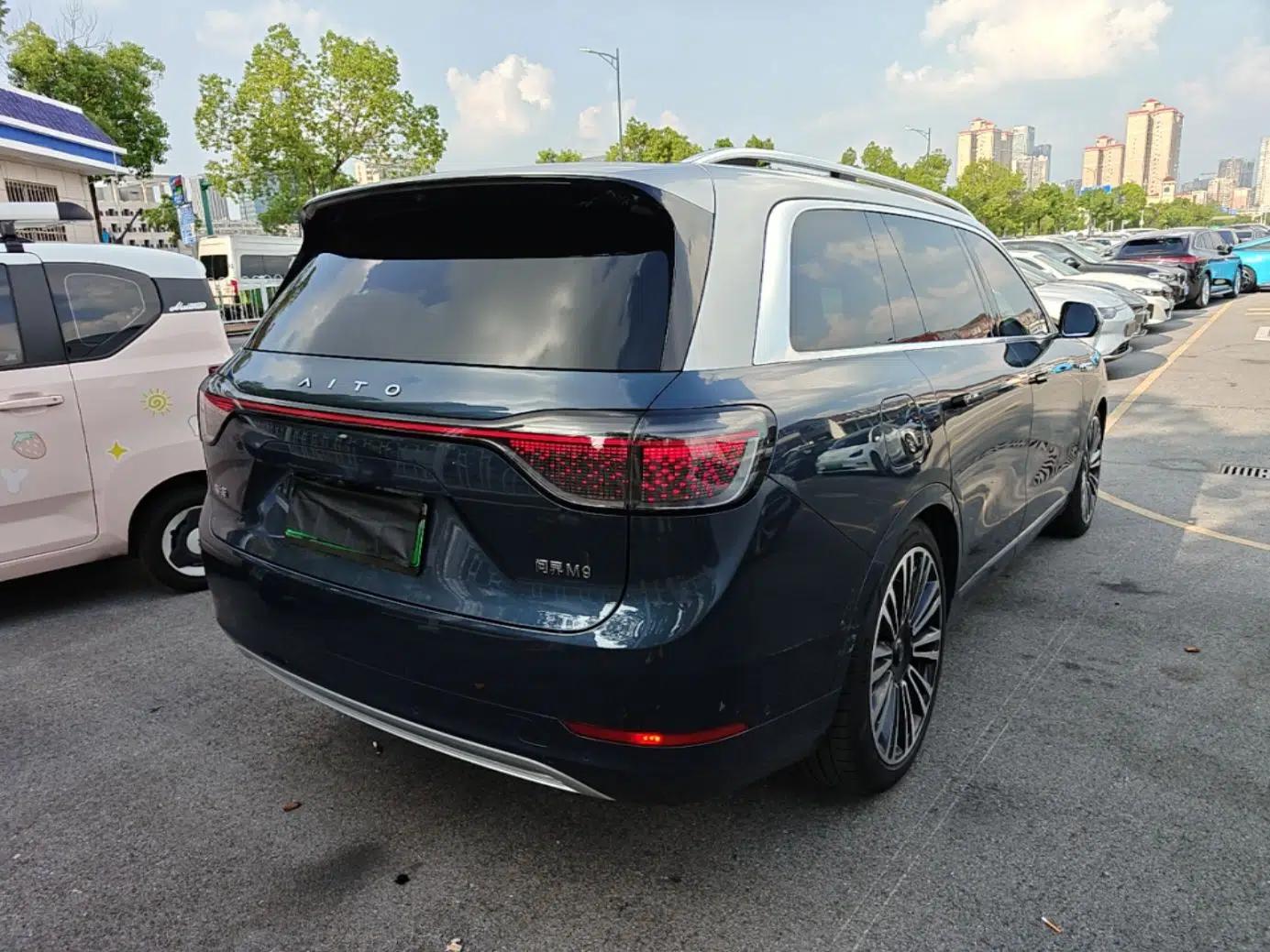 Hima AITO M9 2024 Range-Extended Ultra Version 42 kWh 6-Seater Model — миниатюра 6