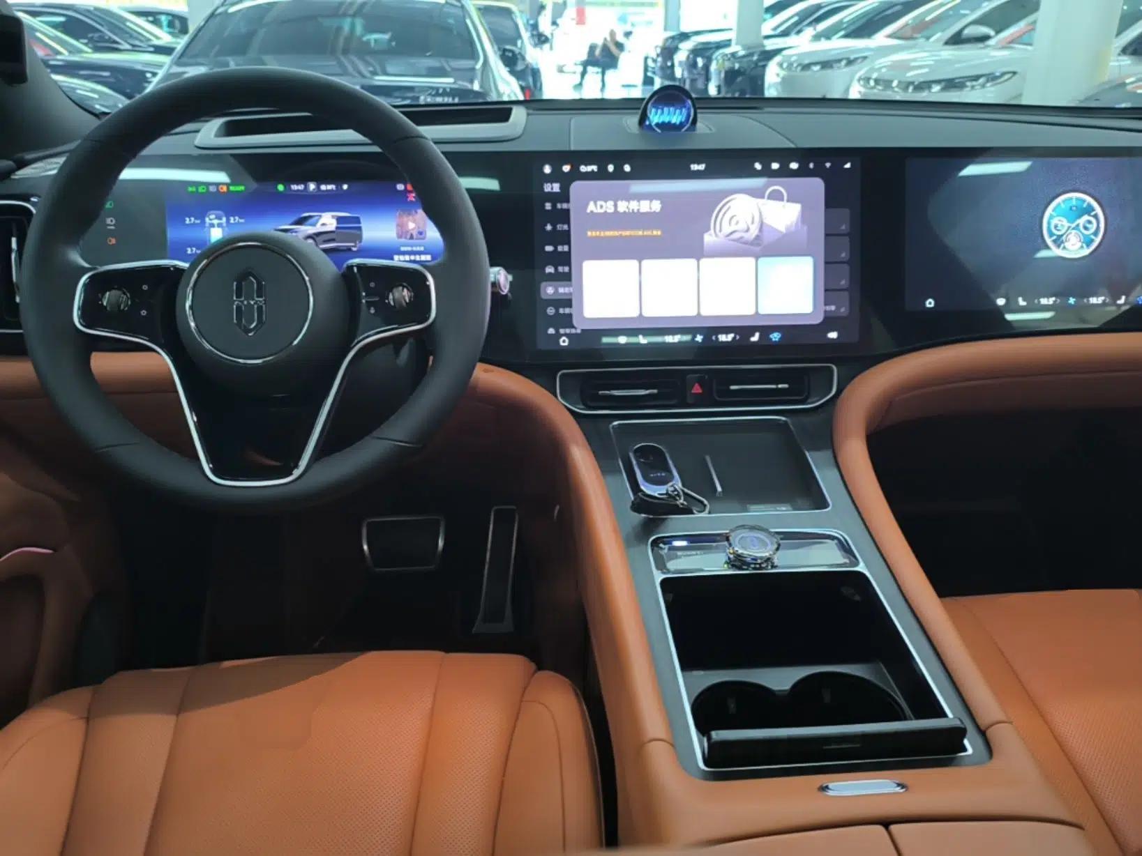 Hima AITO M9 2024 Range-Extended Max Edition 42 kWh 6-Seater Version — миниатюра 17