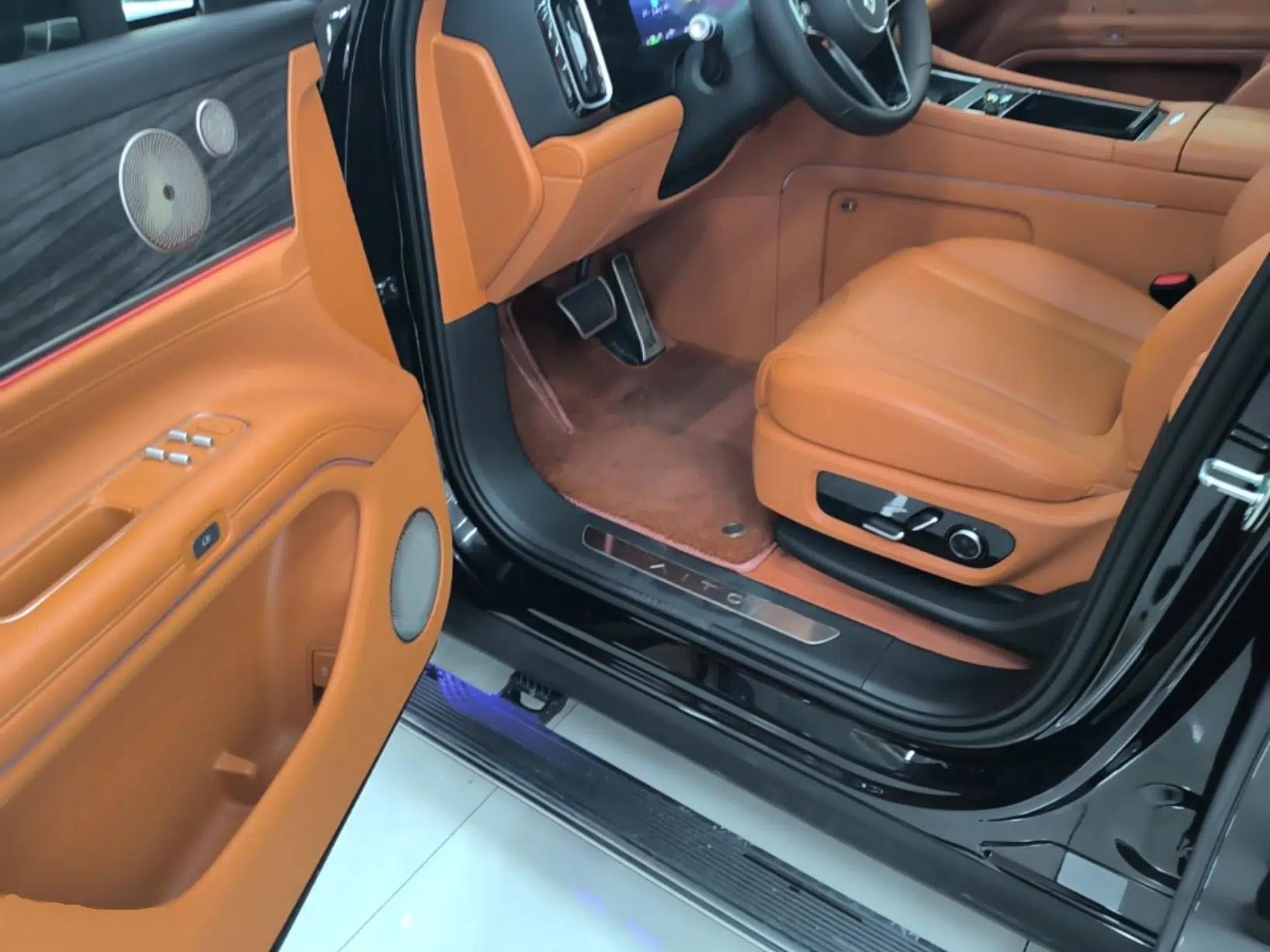 Hima AITO M9 2024 Range-Extended Max Edition 42 kWh 6-Seater Version — миниатюра 23