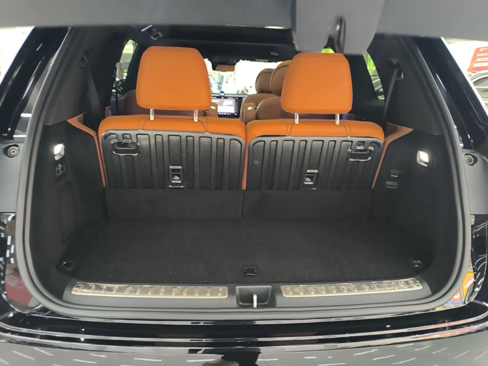 Hima AITO M9 2024 Range-Extended Max Edition 42 kWh 6-Seater Version — миниатюра 27