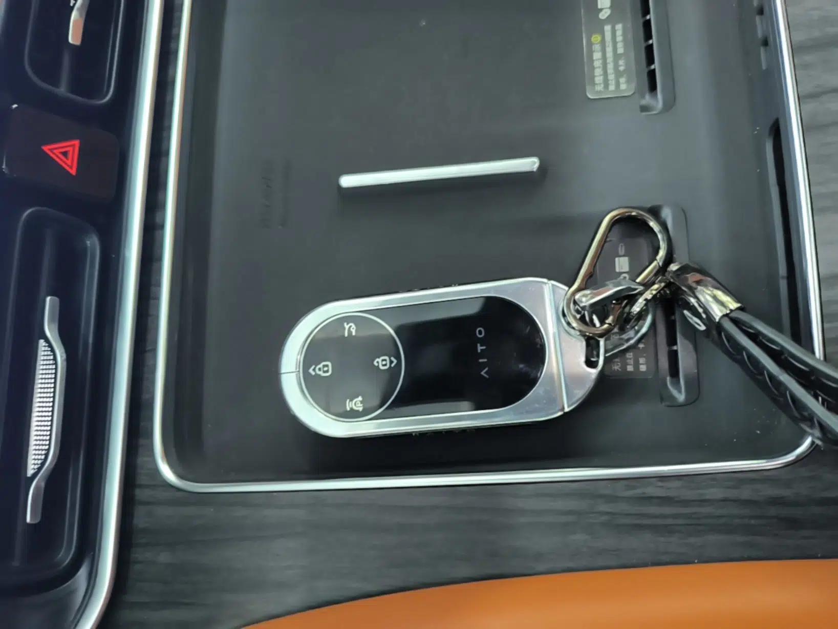 Hima AITO M9 2024 Range-Extended Max Edition 42 kWh 6-Seater Version — миниатюра 28