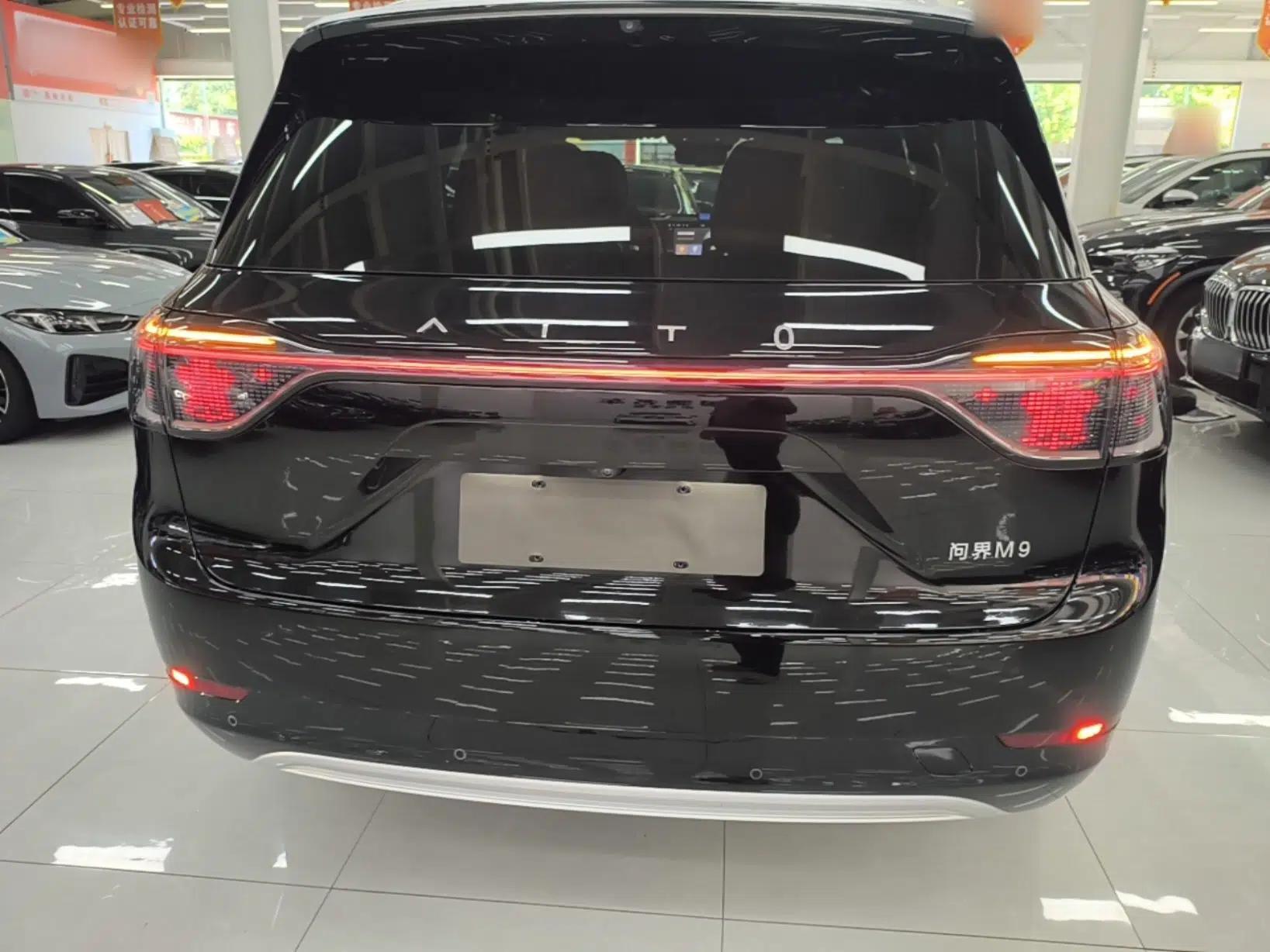 Hima AITO M9 2024 Range-Extended Max Edition 42 kWh 6-Seater Version — миниатюра 5