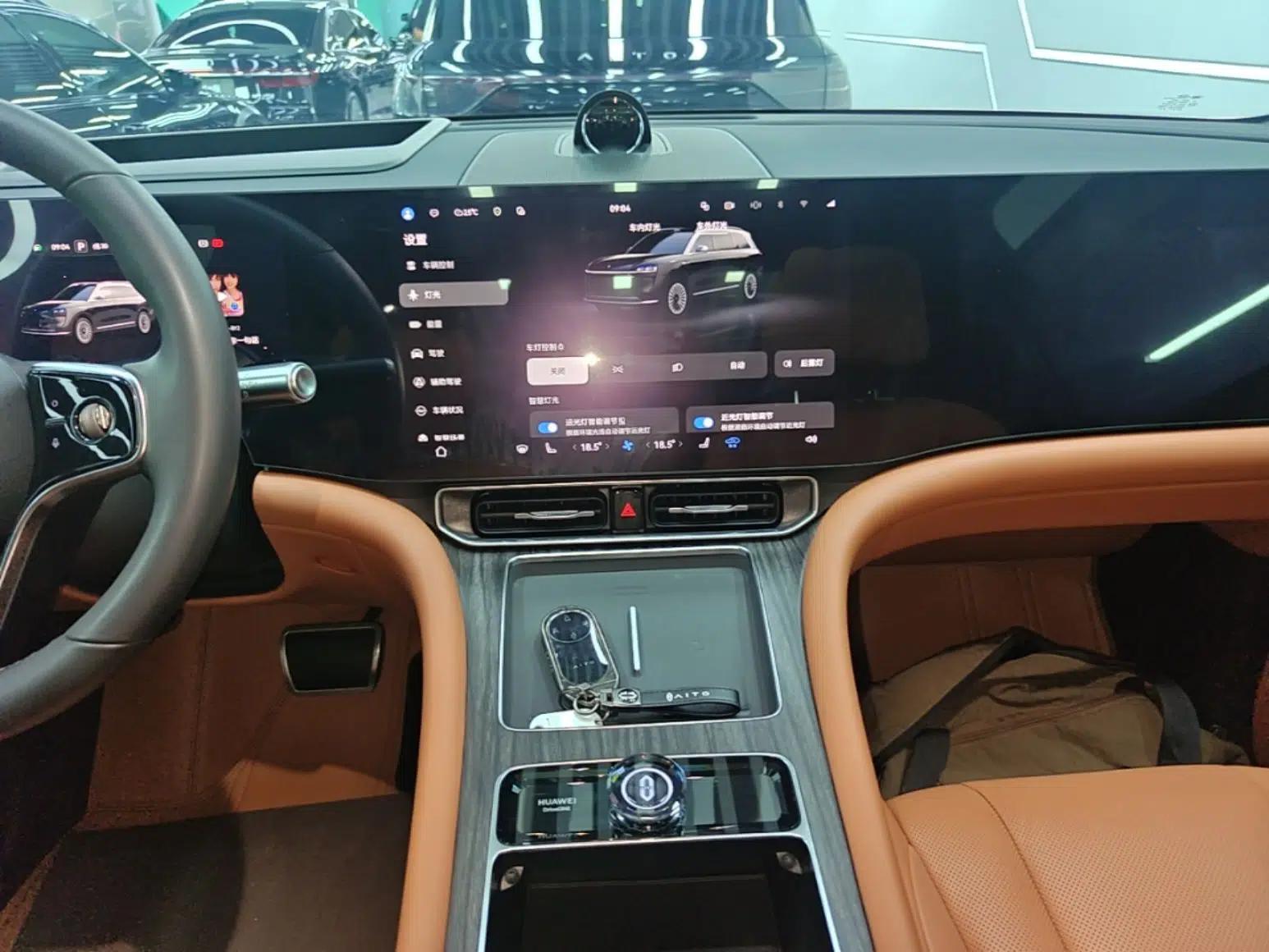 Hima AITO M9 2024 Range-Extended Ultra Version 52 kWh 6-Seater Model — миниатюра 20