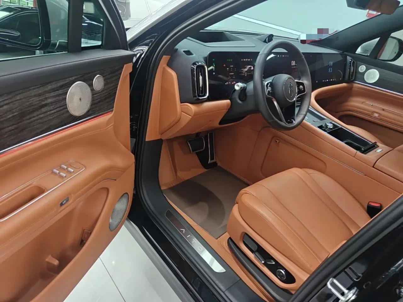 Hima AITO M9 2024 Range-Extended Ultra Version 52 kWh 6-Seater Model — миниатюра 23