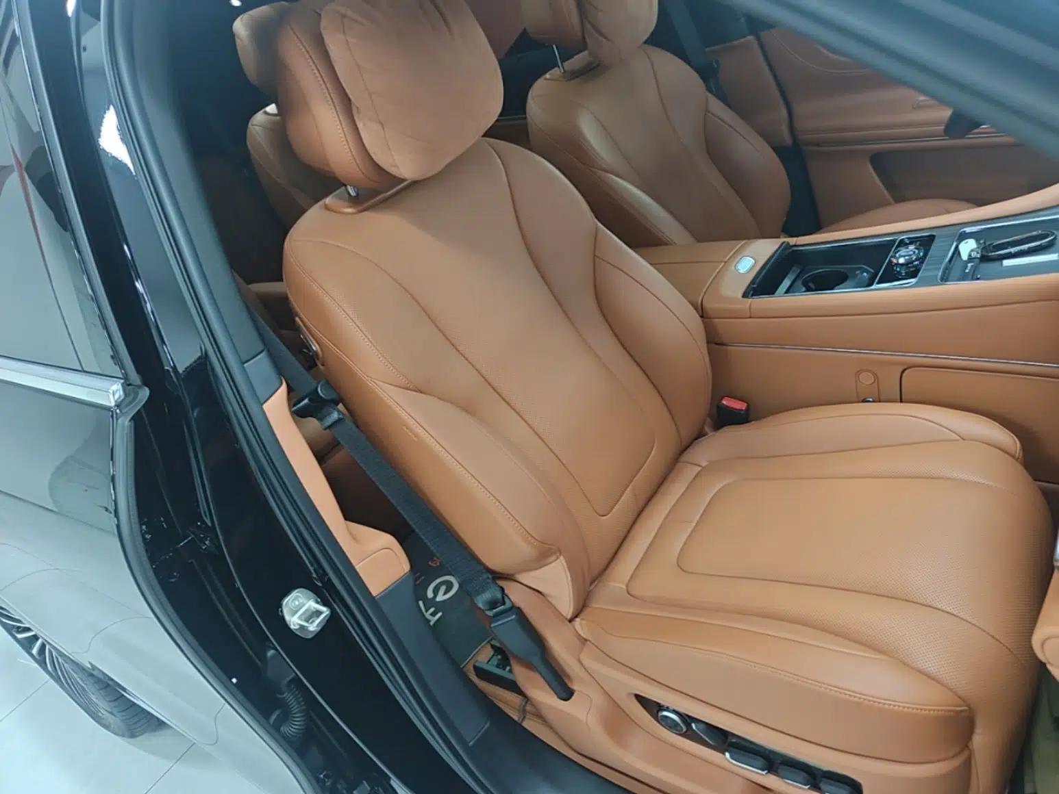 Hima AITO M9 2024 Range-Extended Ultra Version 52 kWh 6-Seater Model — миниатюра 24