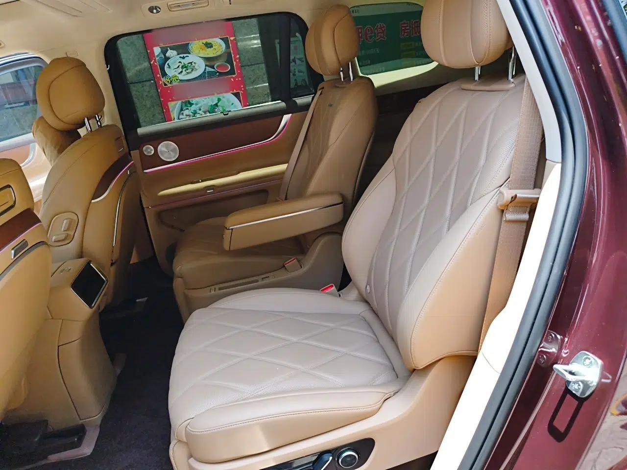 Hima AITO M9 2025 Extended-Range Ultra Version 52 kWh 6-Seater — миниатюра 17