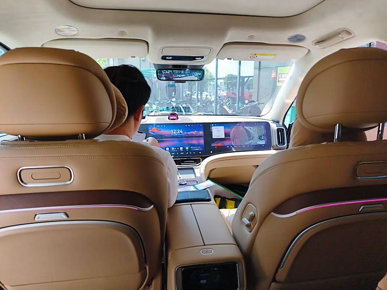 Hima AITO M9 2025 Extended-Range Ultra Version 52 kWh 6-Seater — миниатюра 18