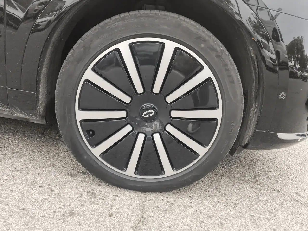 Hima AITO M9 2024 Range-Extended Ultra Version 52 kWh 6-Seater Model — миниатюра 8