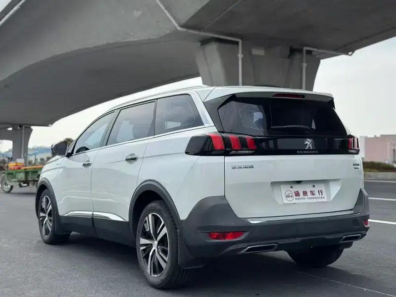 Peugeot 5008 2017 380THP 7-seater Elite Edition — миниатюра 4