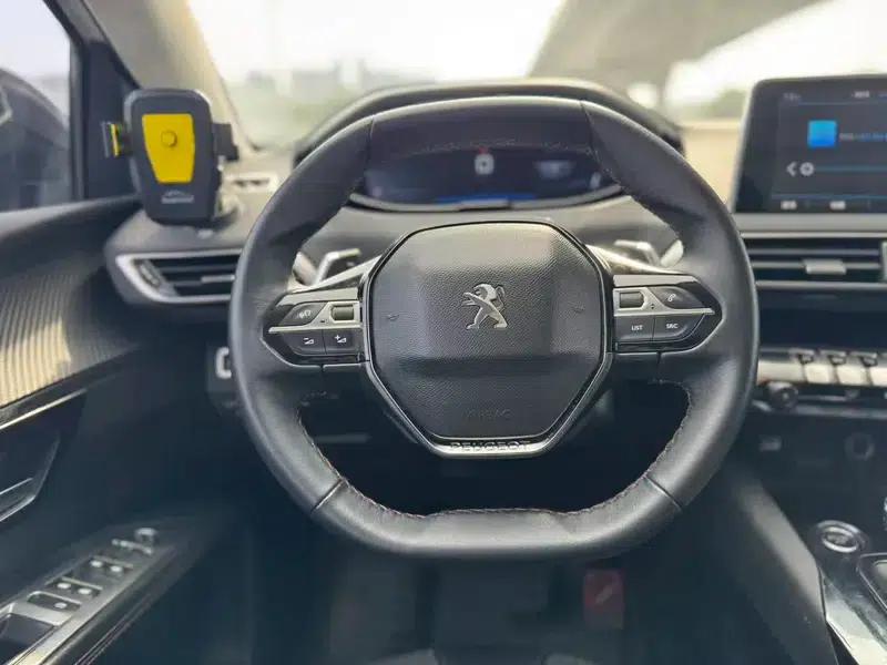 Peugeot 5008 2017 380THP 7-seater Elite Edition — миниатюра 9