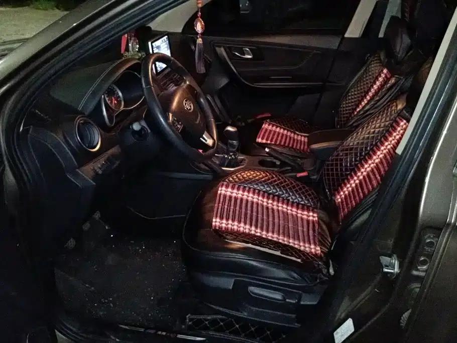 Besturn X40 2017 1.6L Manual Deluxe Edition — миниатюра 9