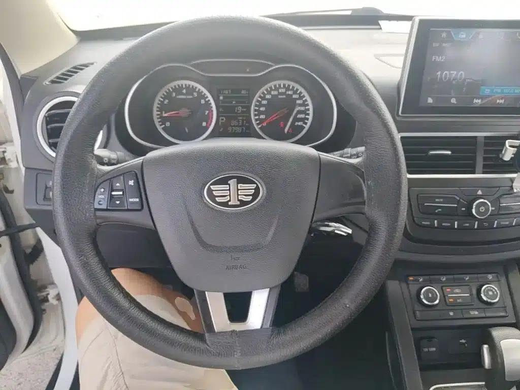 Besturn X40 2017 1.6L Automatic Luxury Edition — миниатюра 11