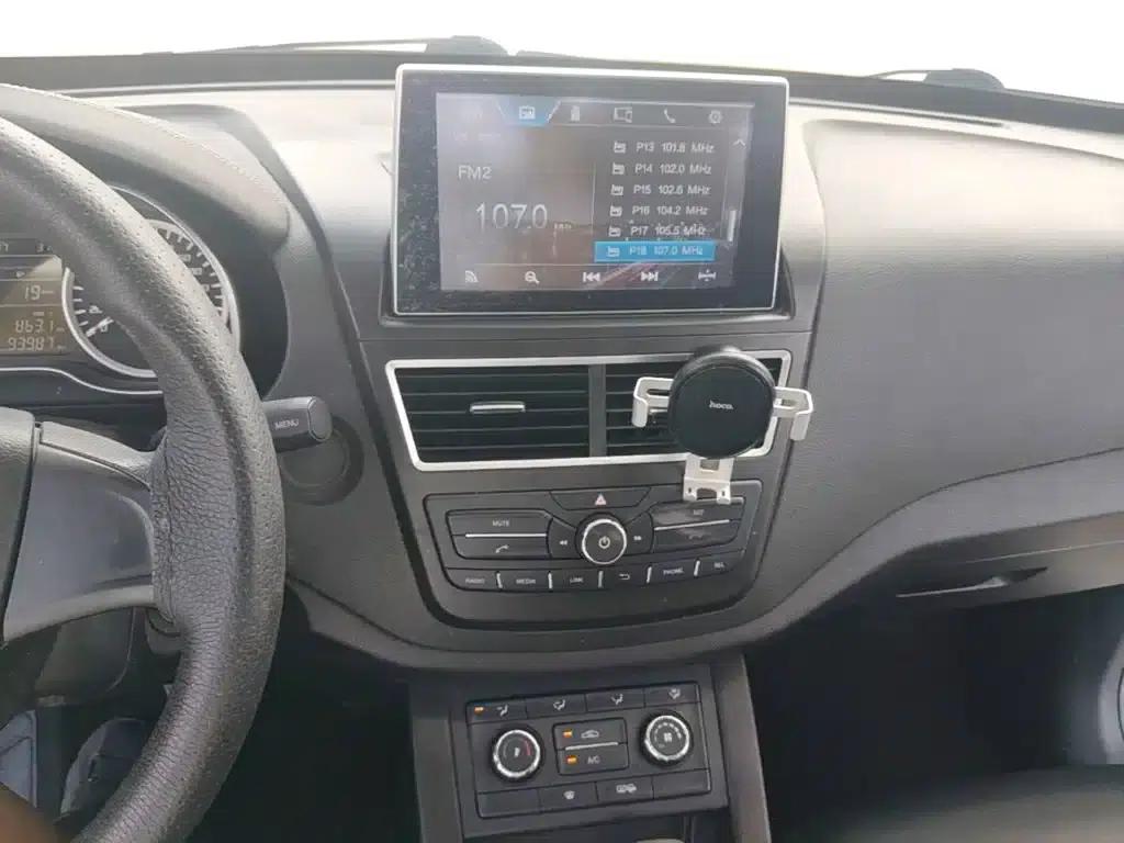 Besturn X40 2017 1.6L Automatic Luxury Edition — миниатюра 13