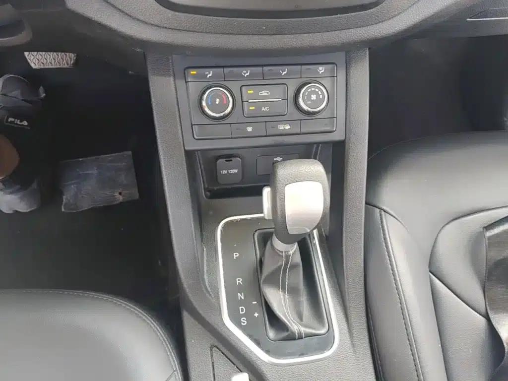 Besturn X40 2017 1.6L Automatic Luxury Edition — миниатюра 14