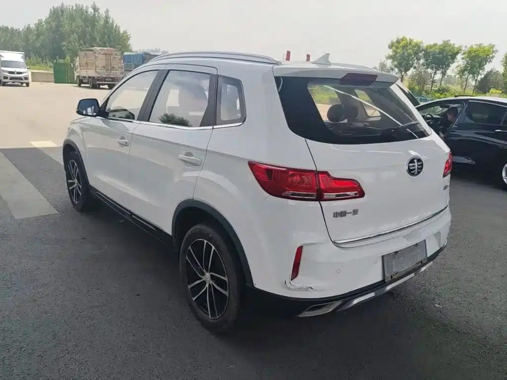 Besturn X40 2017 1.6L Automatic Luxury Edition — миниатюра 5