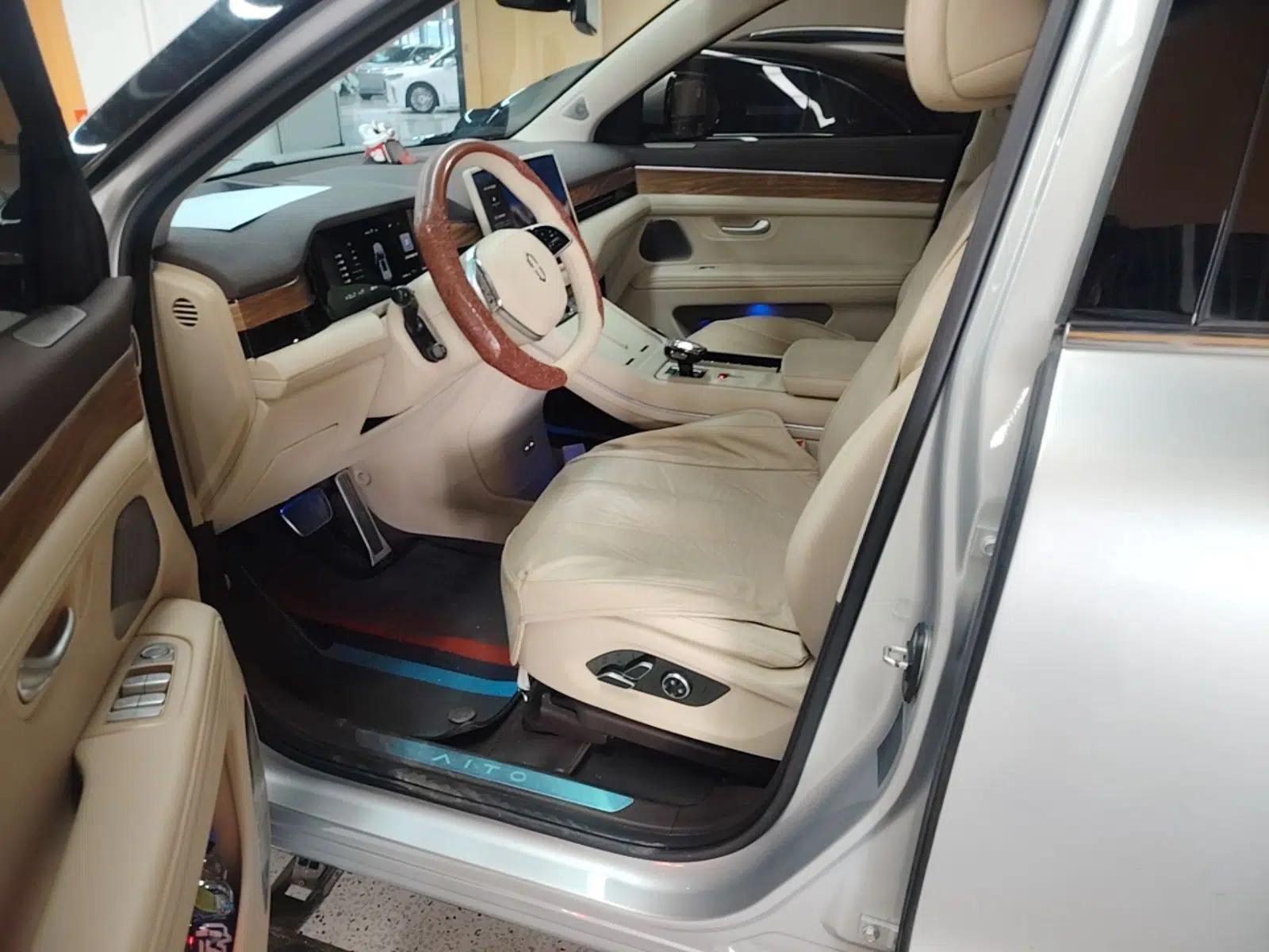 Hima AITO M7 2024 1.5T Intelligent Driving Rear-Drive Max Edition 5 Seats — миниатюра 17