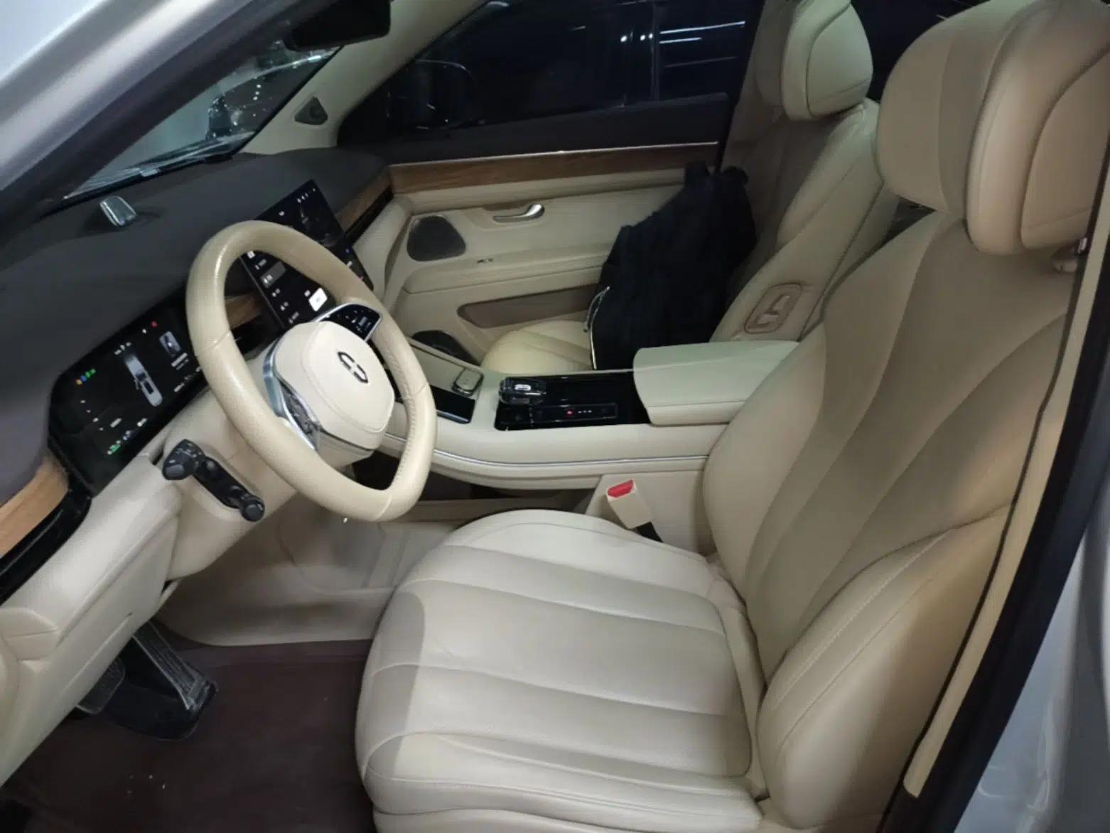 Hima AITO M7 2024 1.5T Intelligent Drive 4x4 Max Edition 6 Seats — миниатюра 17