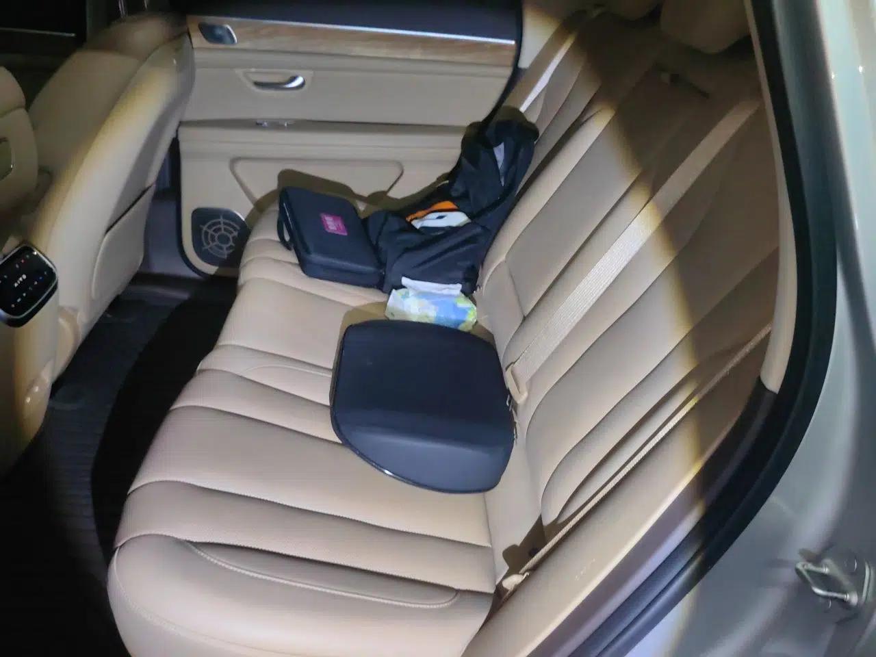 Hima AITO M7 2024 1.5T Intelligent Driving 4WD Max Edition 5 Seats — миниатюра 17