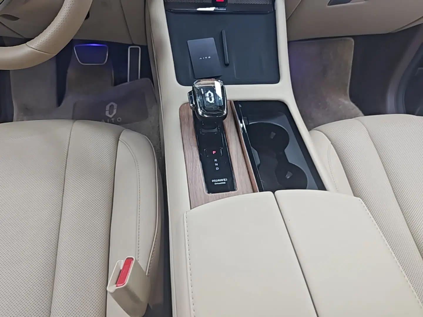 Hima AITO M7 2024 1.5T Intelligent Driving 4WD Max Edition 5 Seats — миниатюра 16
