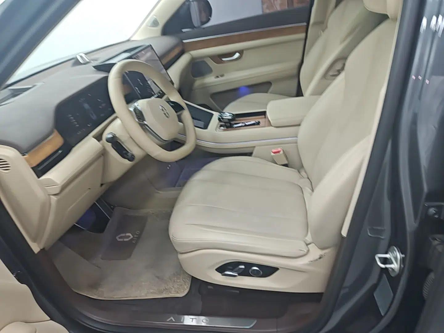 Hima AITO M7 2024 1.5T Intelligent Driving 4WD Max Edition 5 Seats — миниатюра 17