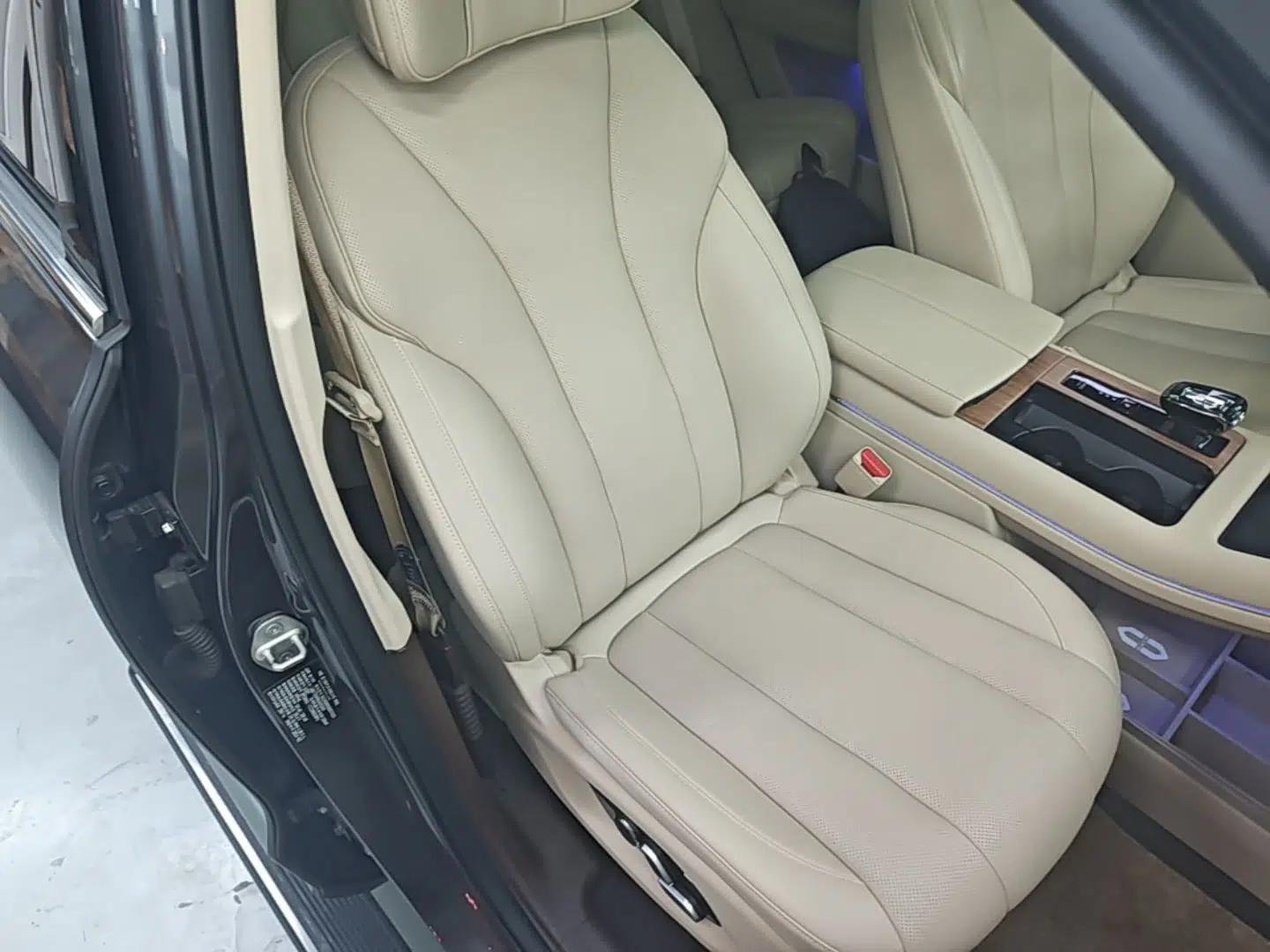 Hima AITO M7 2024 1.5T Intelligent Driving 4WD Max Edition 5 Seats — миниатюра 19