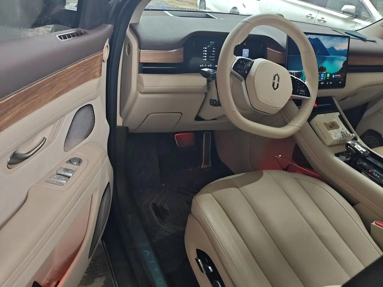 Hima AITO M7 2024 1.5T Intelligent Drive 4x4 Max Edition 6 Seats — миниатюра 16