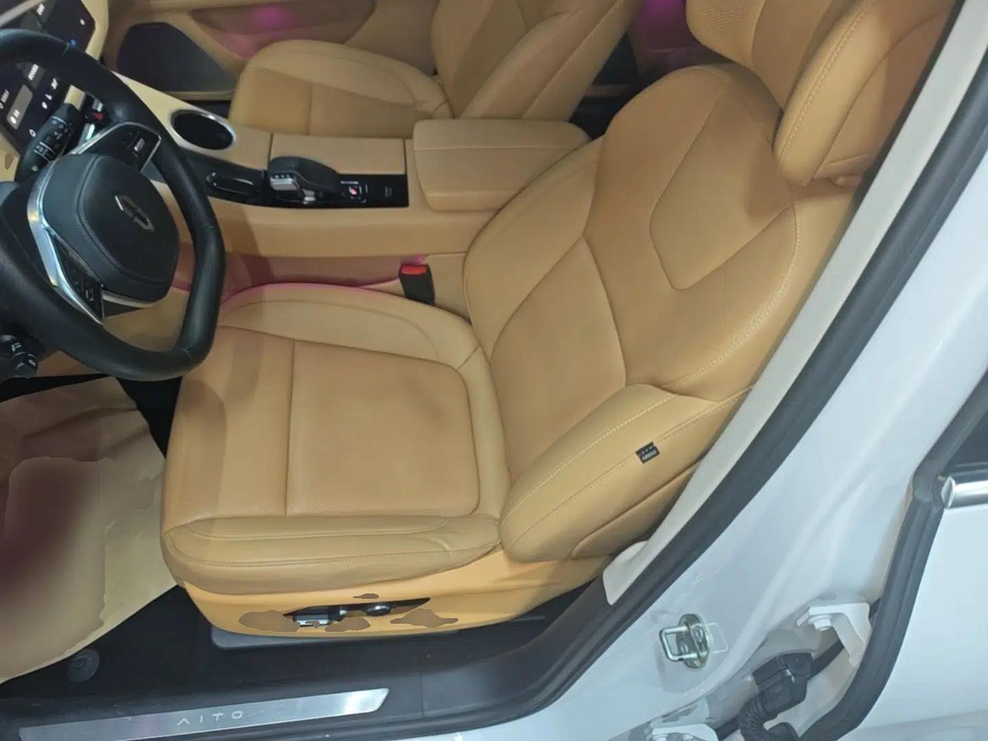 Hima AITO M5 2022 Extended-Range Four-Wheel Drive Performance Version — миниатюра 17